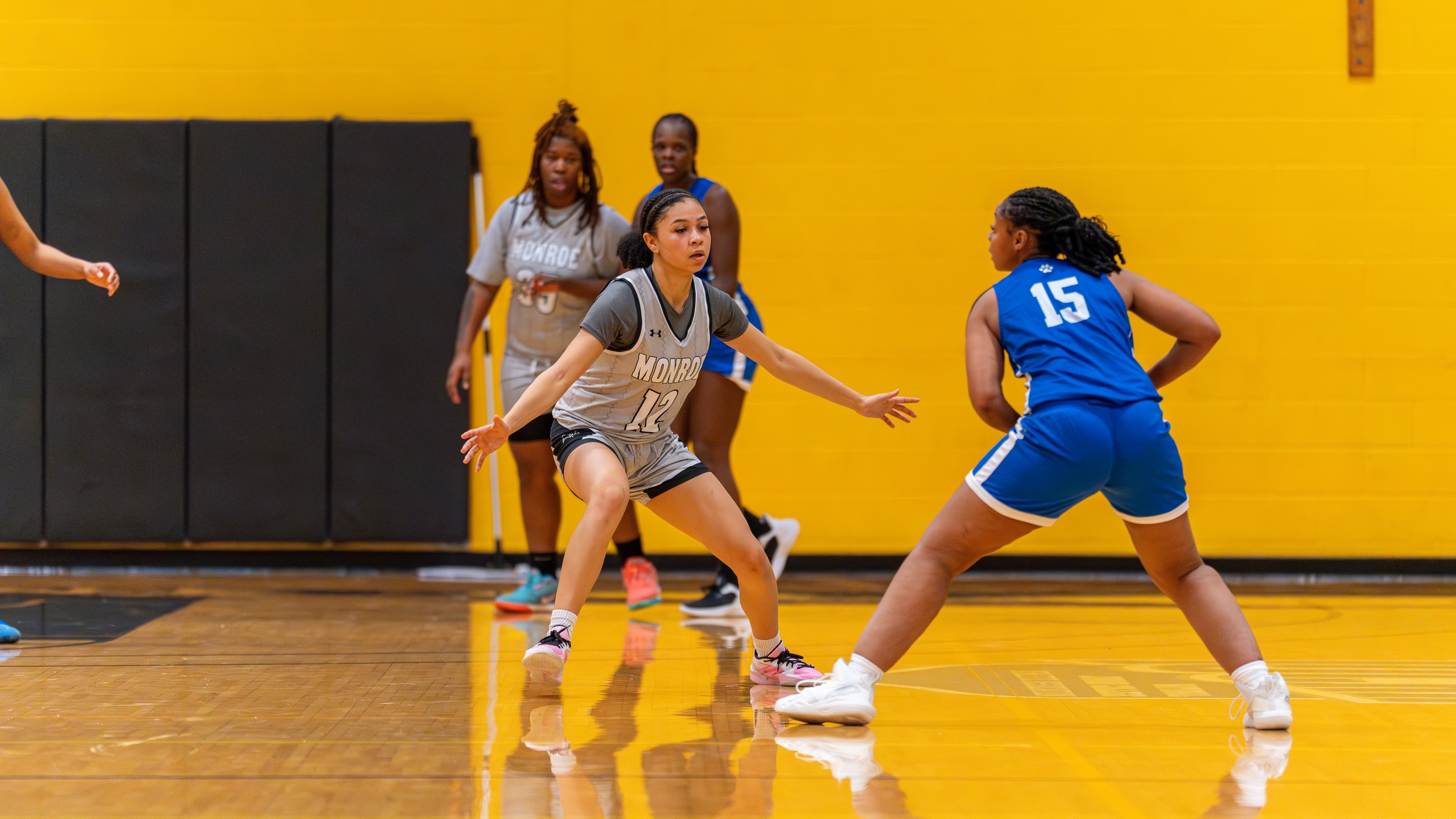 Henderson Drops 25 Points in Lady Tribunes Victory Over Bucks CCC
