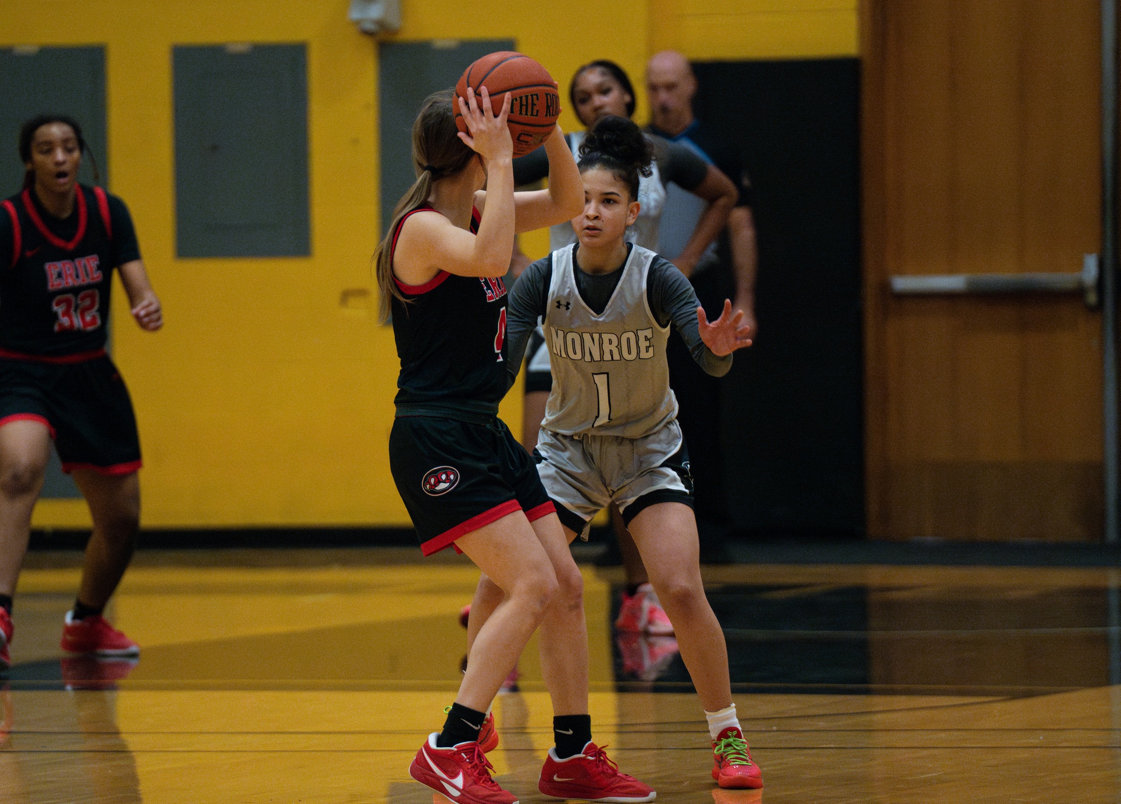 Lady Tribunes Roll Past Erie 80-37, Earning First WNYAC Victory of '25