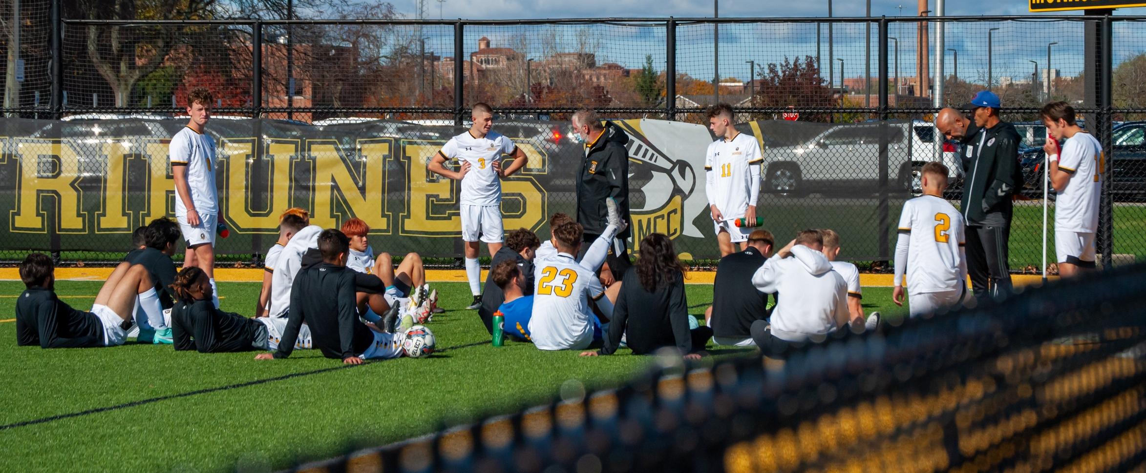 Men's Soccer Falls to #8 Monroe College in District Semifinals